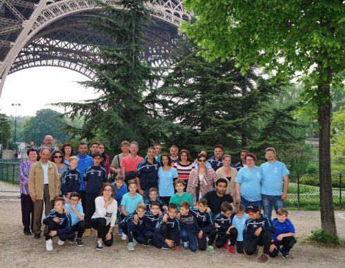 In Paris wurden die Brettener unter dem Eiffelturm von Vertretern der Partnerstadt Longjumeau empfangen.