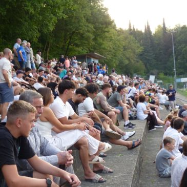 Verbandsligaeröffnung vor großer Kulisse